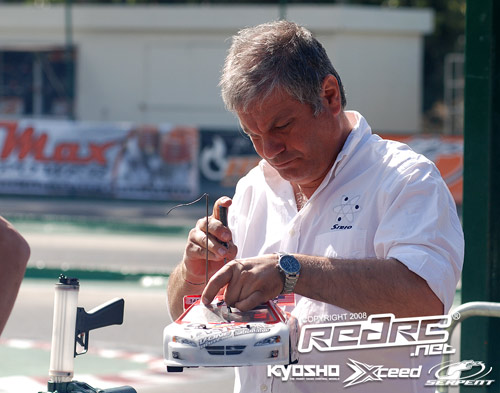 Andrea Rossi working on the car of Chris Tosolini